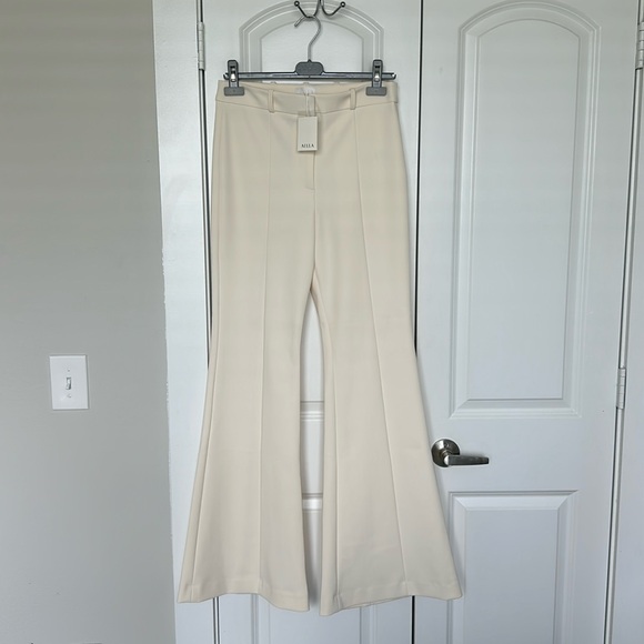 AELLA Flare Pants